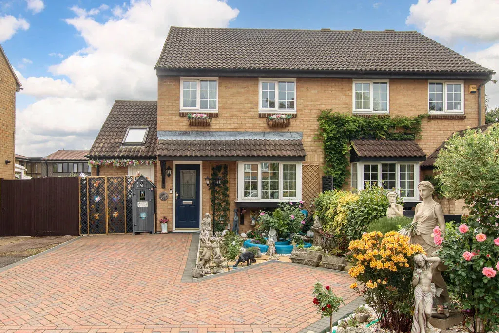 Gwynne Close, Tring, Hertfordshire, HP23 5EN, photo 9