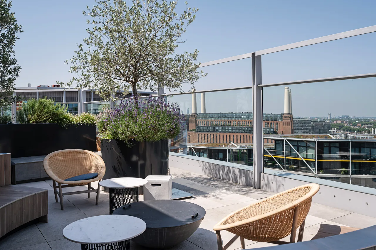 Apartment B1114, Bloom West Apartments, London, photo 7