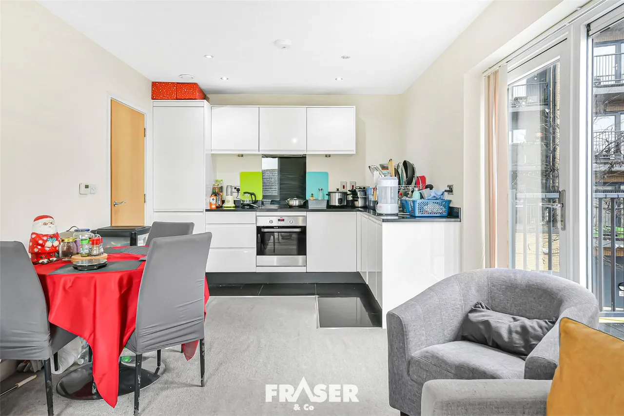 2 bed flat for sale, Clarence Avenue, Gants Hill, IG2