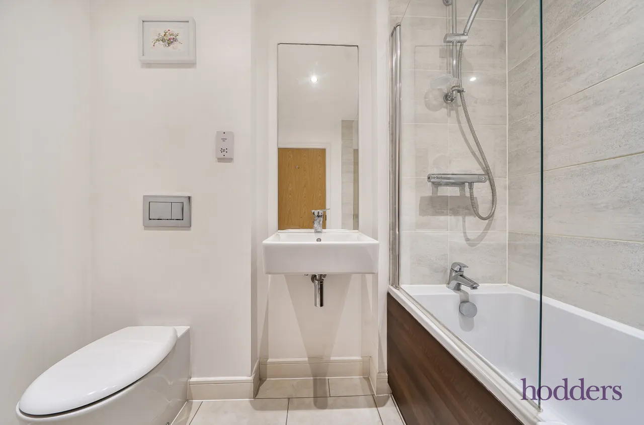 Hawker Drive, Addlestone, KT15, photo 10