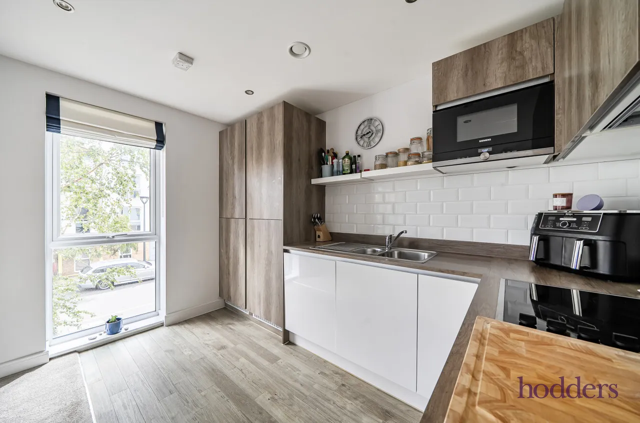 Hawker Drive, Addlestone, KT15, photo 2