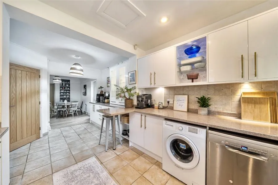 Pinewood Road, High Wycombe, HP12, photo 11