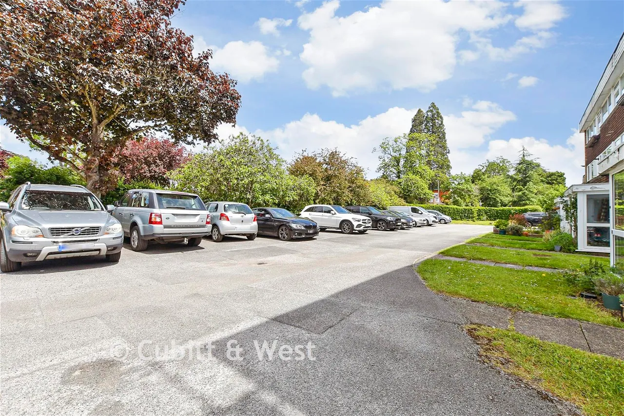 Doods Road, Reigate, RH2, photo 9