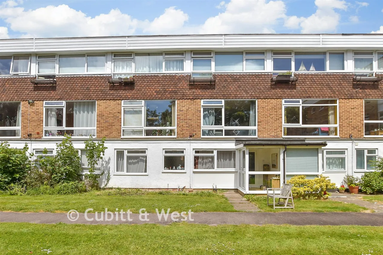 2 bed flat for sale, Doods Road, Reigate, RH2