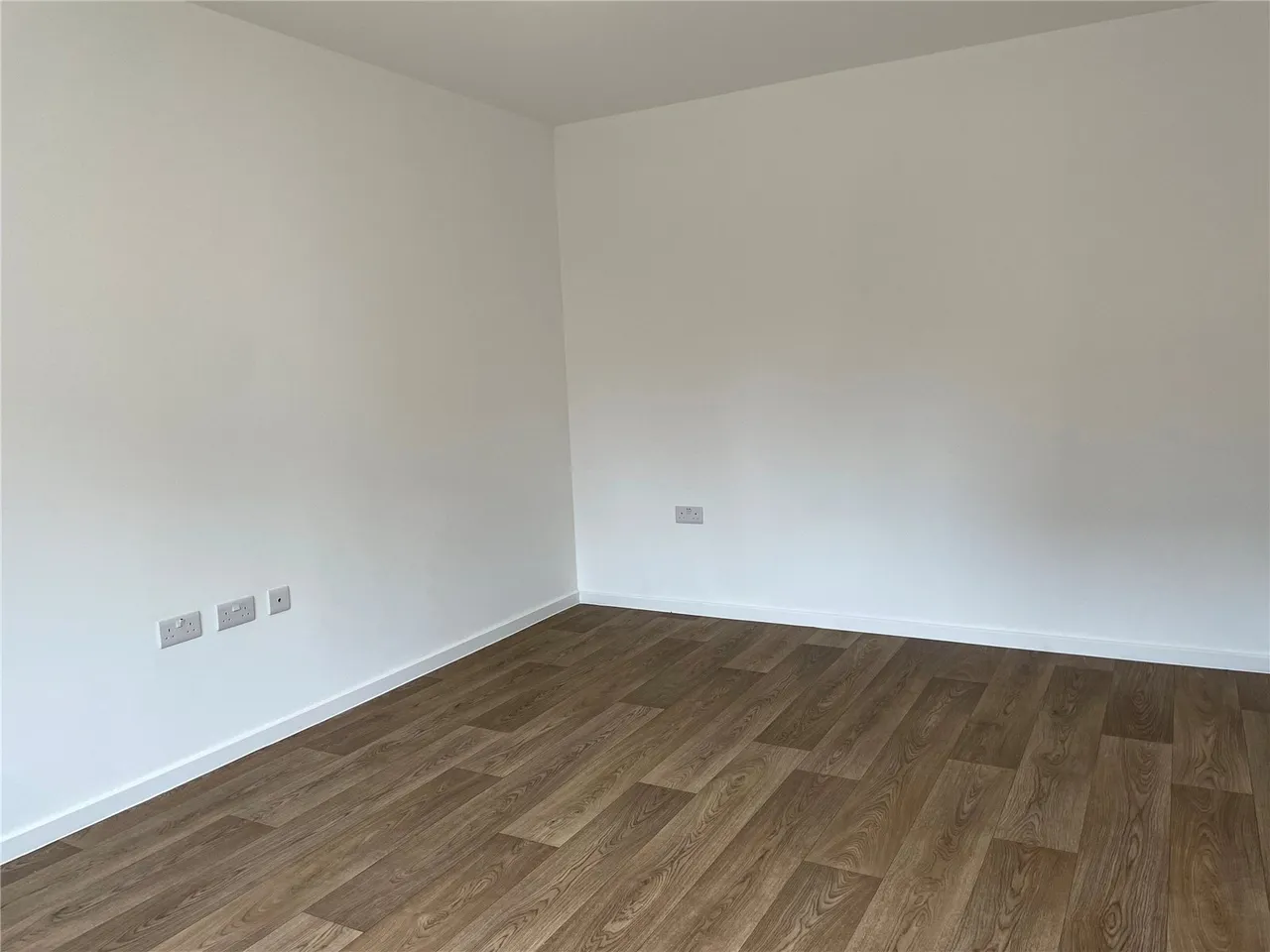 Cwm Y Lladron, Garden Village, SA4, photo 3