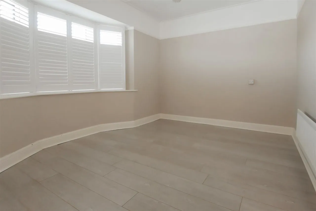 Courtwick Road, Wick, photo 8