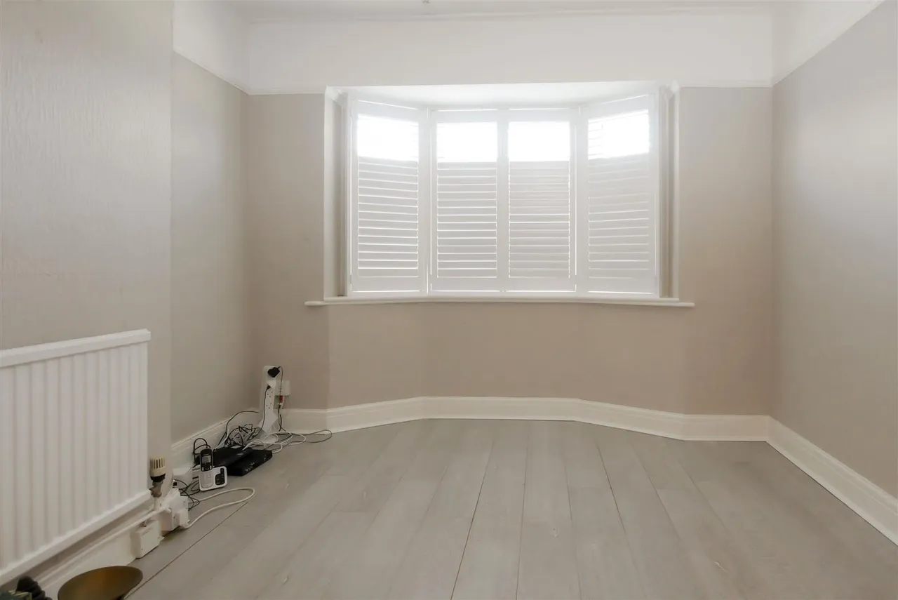 Courtwick Road, Wick, photo 9