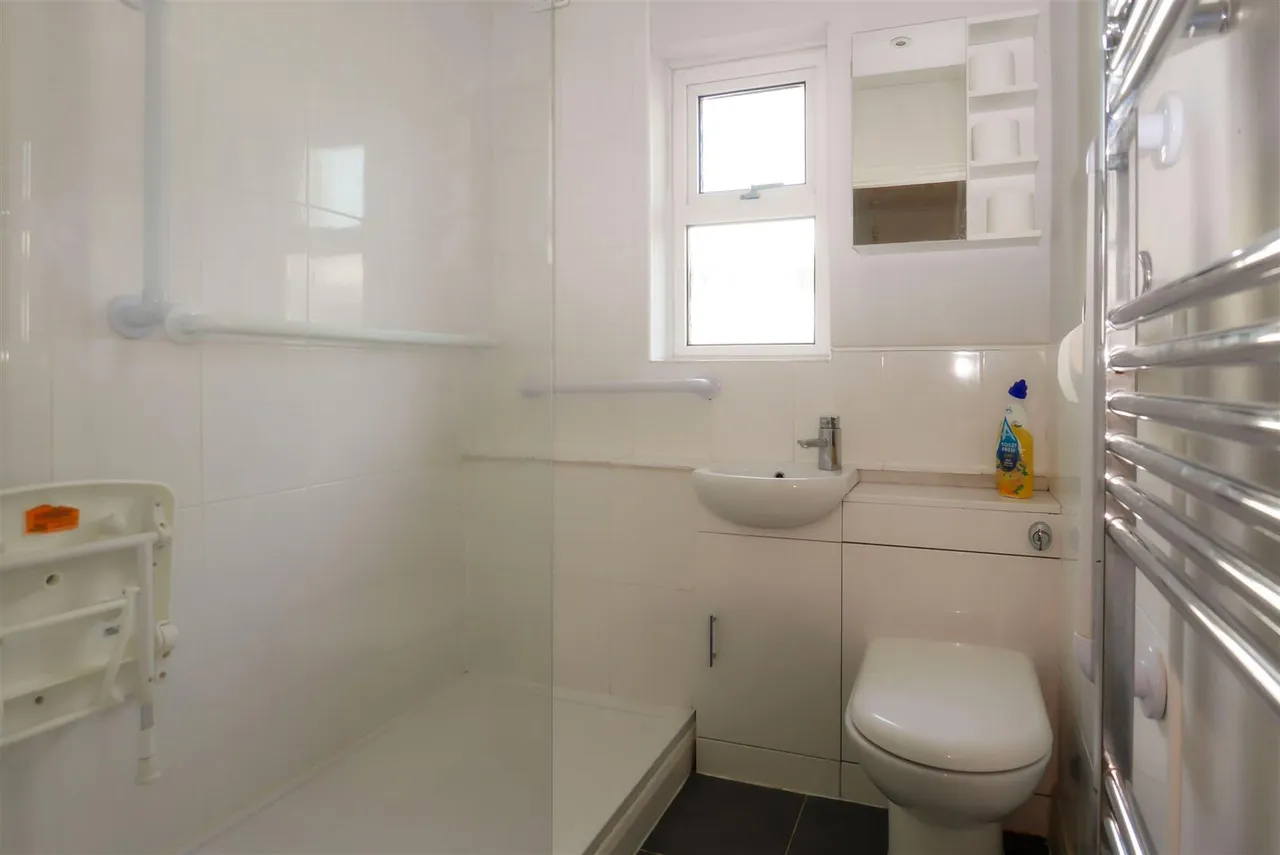 Courtwick Road, Wick, photo 11