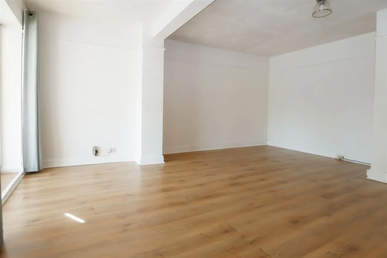 Courtwick Road, Wick, photo 10