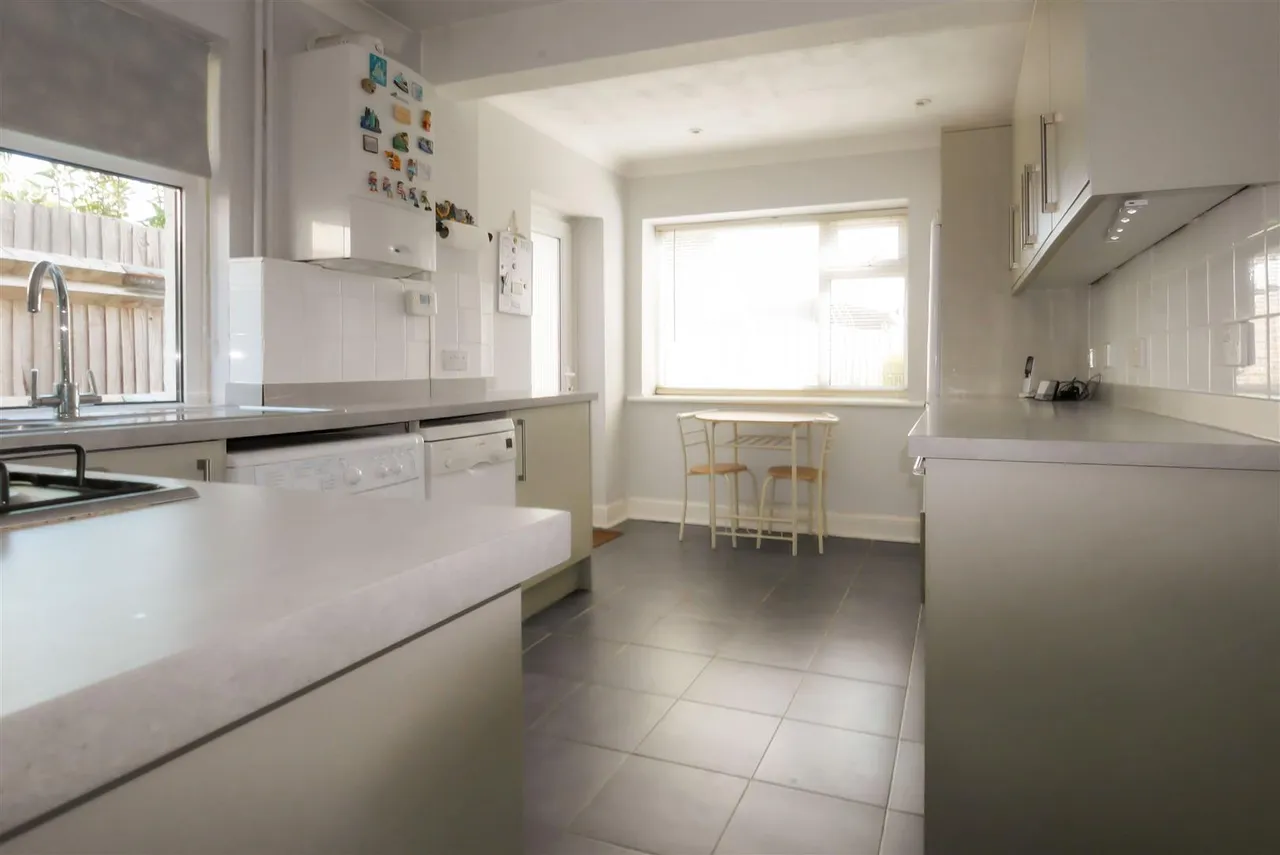 Courtwick Road, Wick, photo 4