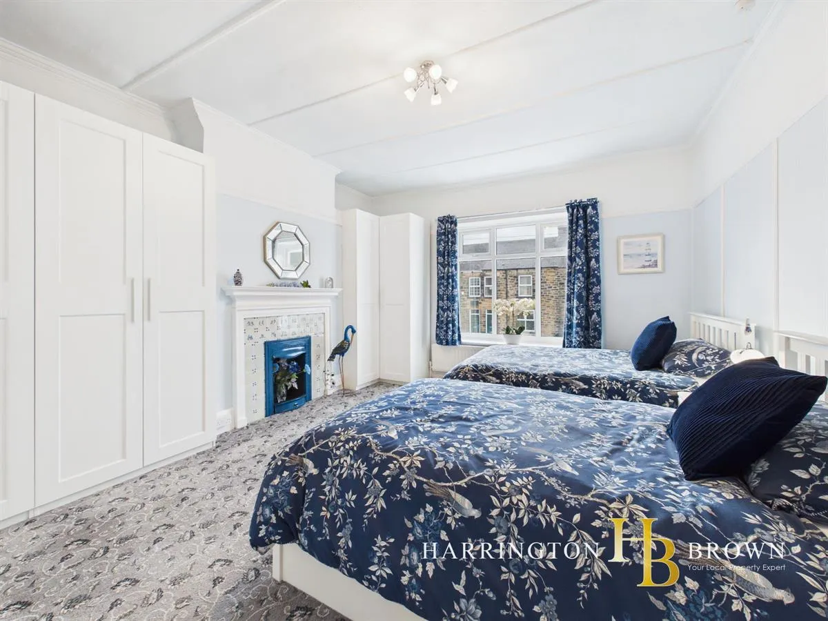 Stoneleigh, North Road, photo 24