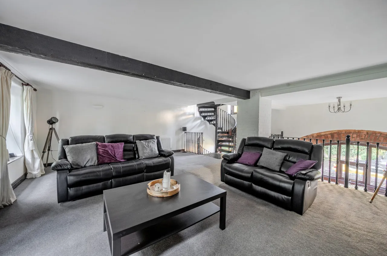 Fold Court, Kirkburton, HD8, photo 6