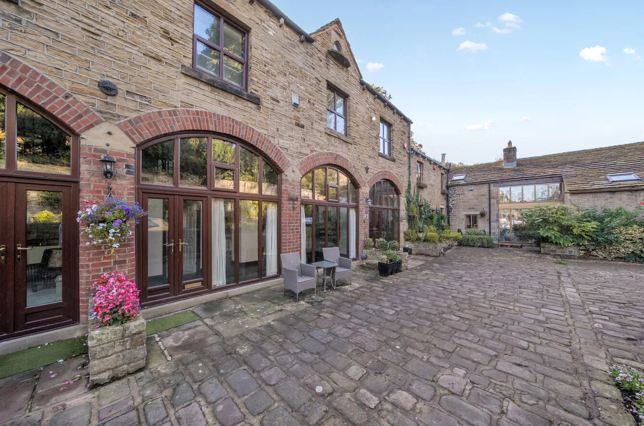Fold Court, Kirkburton, HD8, photo 22