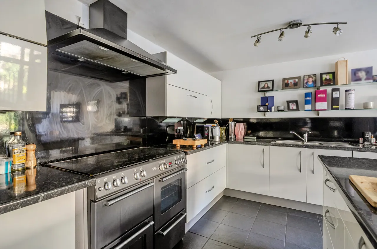 Fold Court, Kirkburton, HD8, photo 15