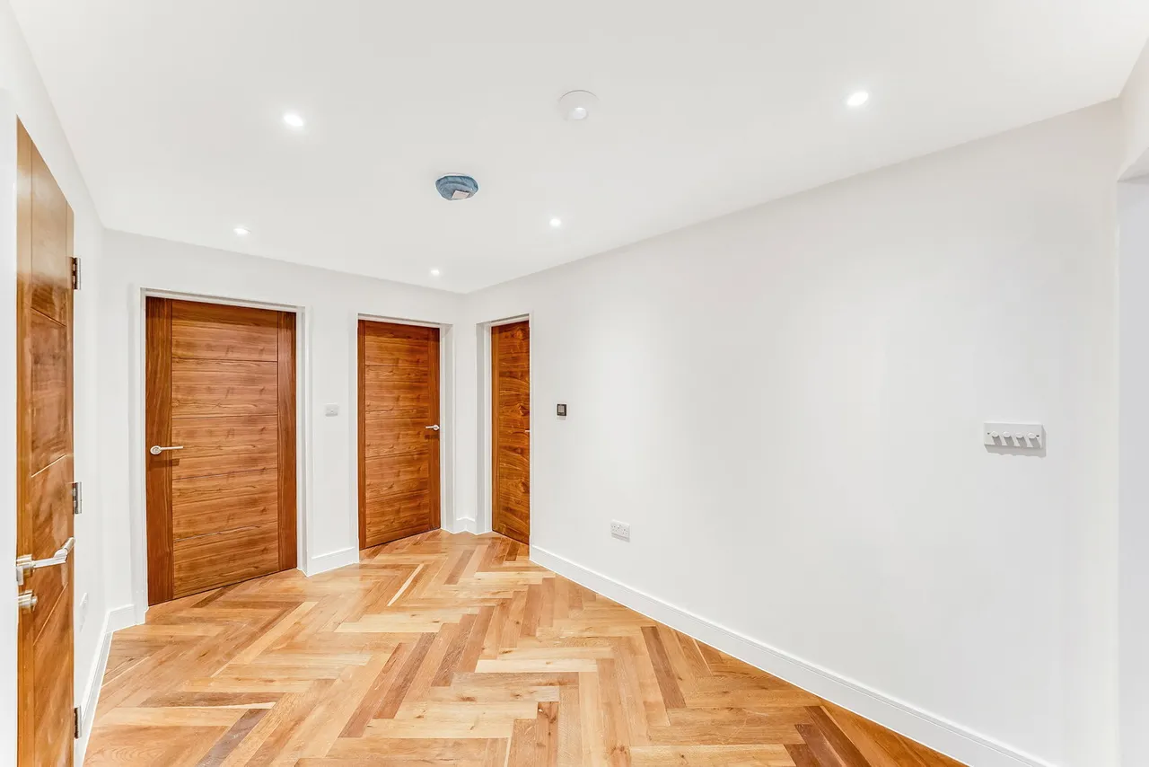 Magnolia Heights, Manor Road, Chigwell, Essex IG7, photo 8