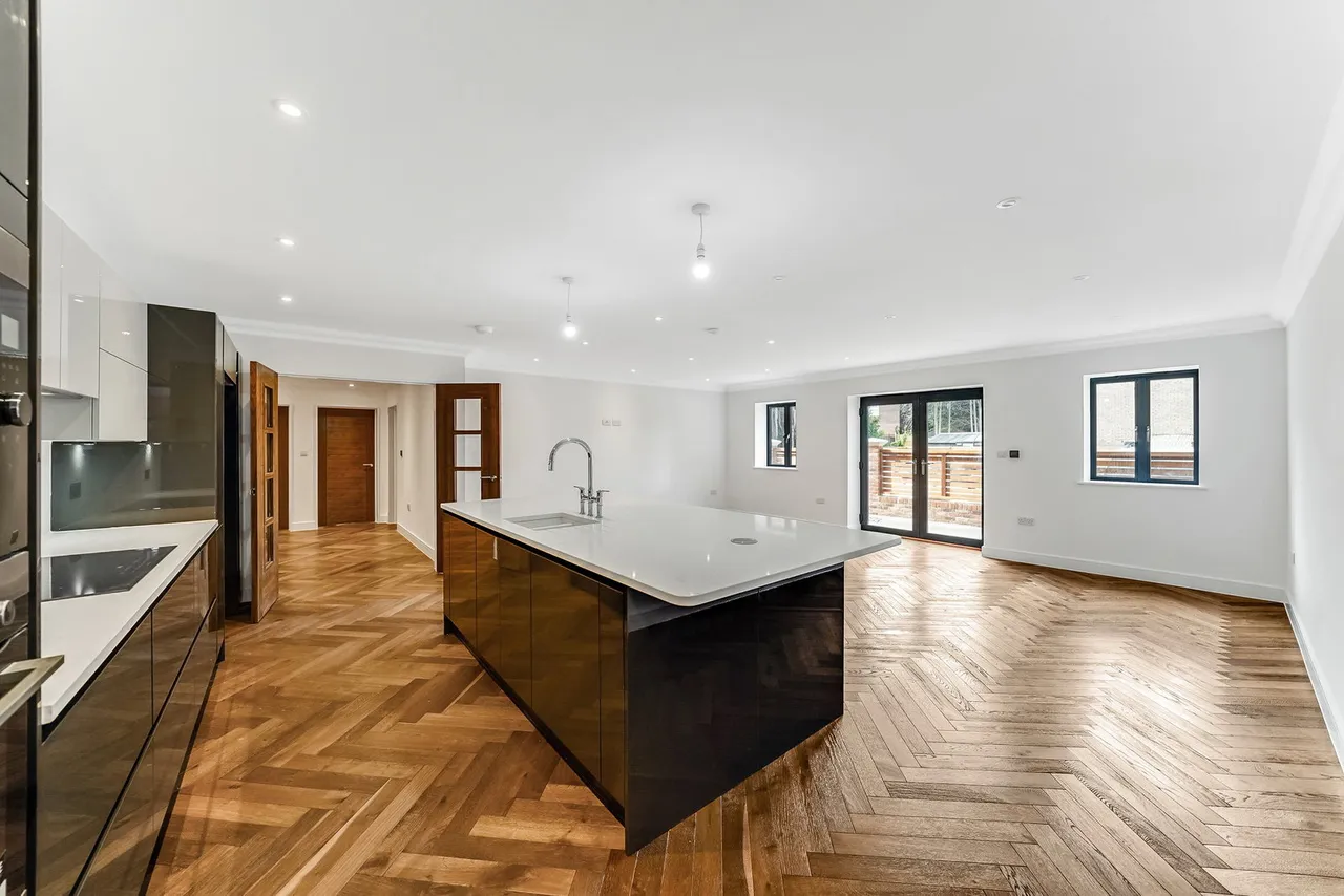 2 bed flat for sale — Magnolia Heights, Manor Road, Chigwell, Essex IG7