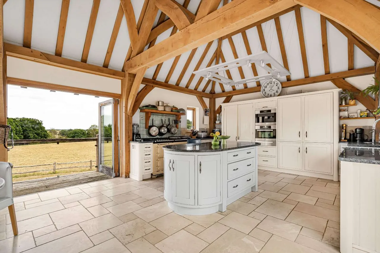 Wisborough Green, Billingshurst, West Sussex, RH14 0QJ, photo 3