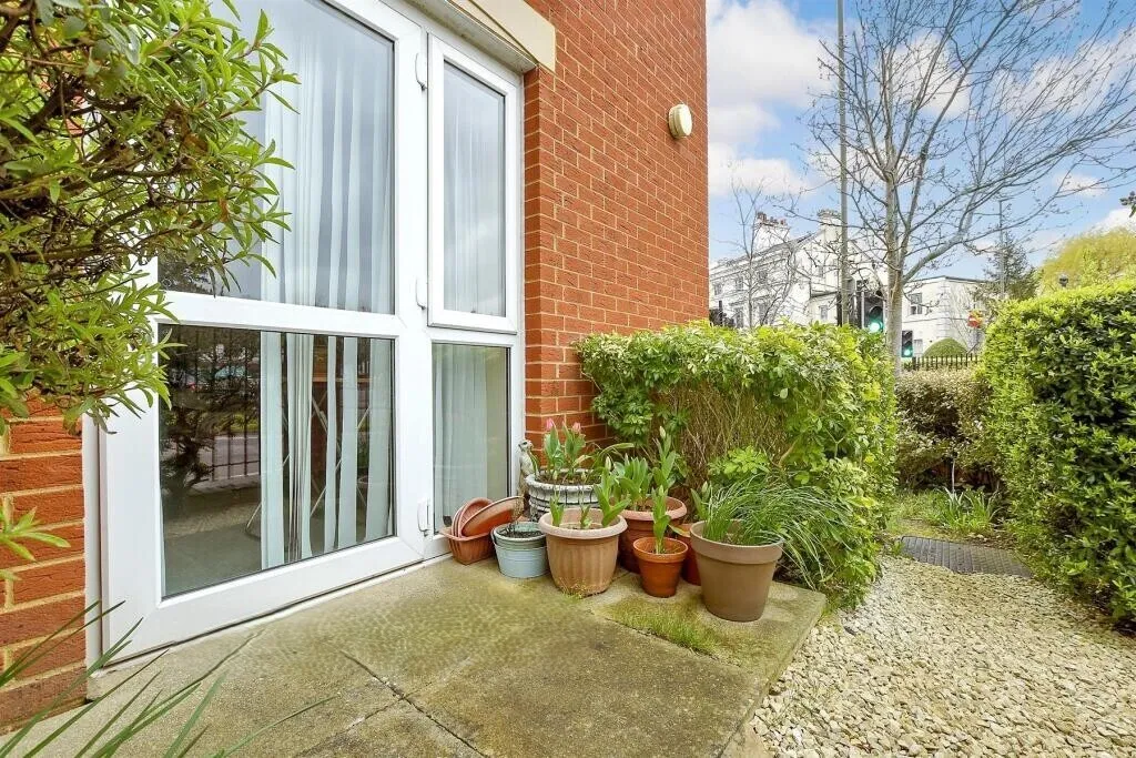 Linkfield Lane, Redhill, RH1, photo 9