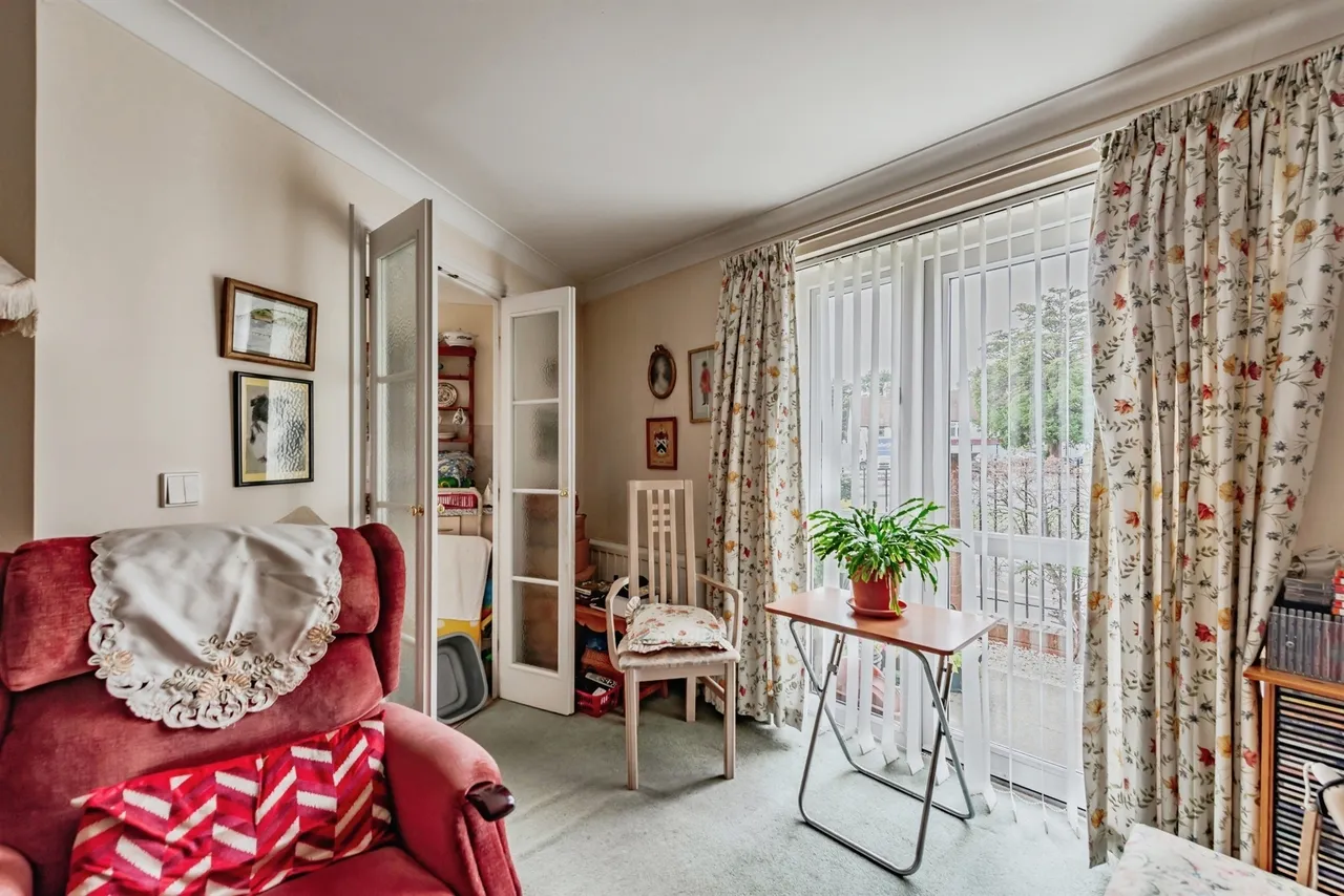 Linkfield Lane, Redhill, RH1, photo 3
