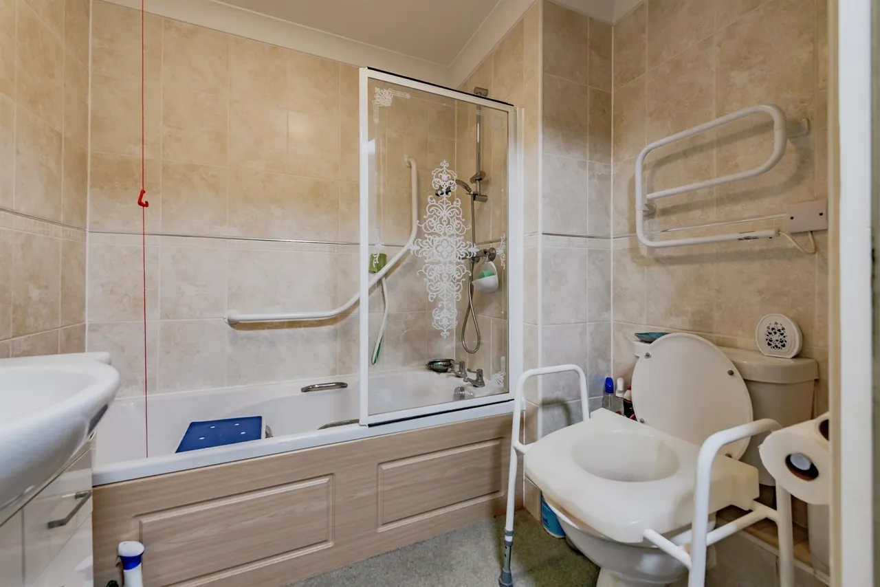 Linkfield Lane, Redhill, RH1, photo 10