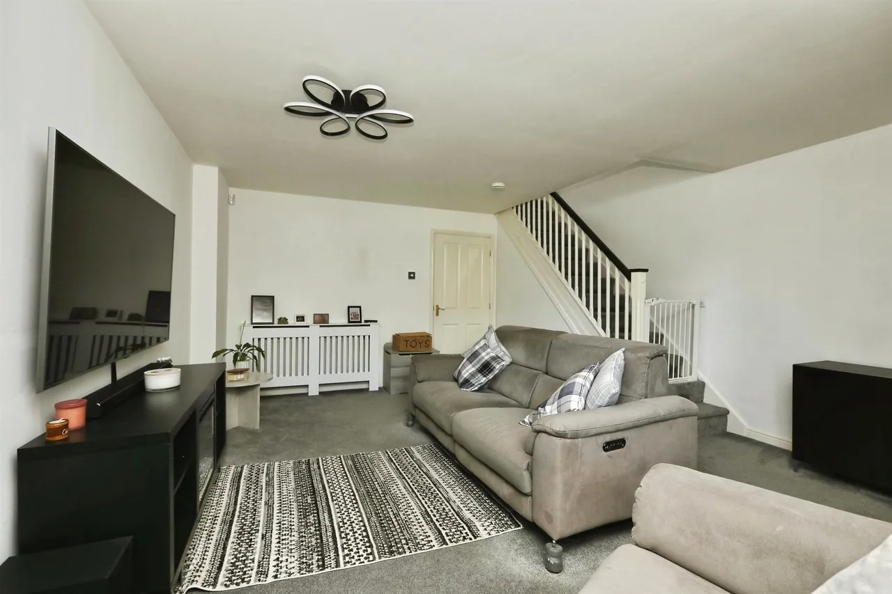 Waterloo Court, Dinnington, S25, photo 7