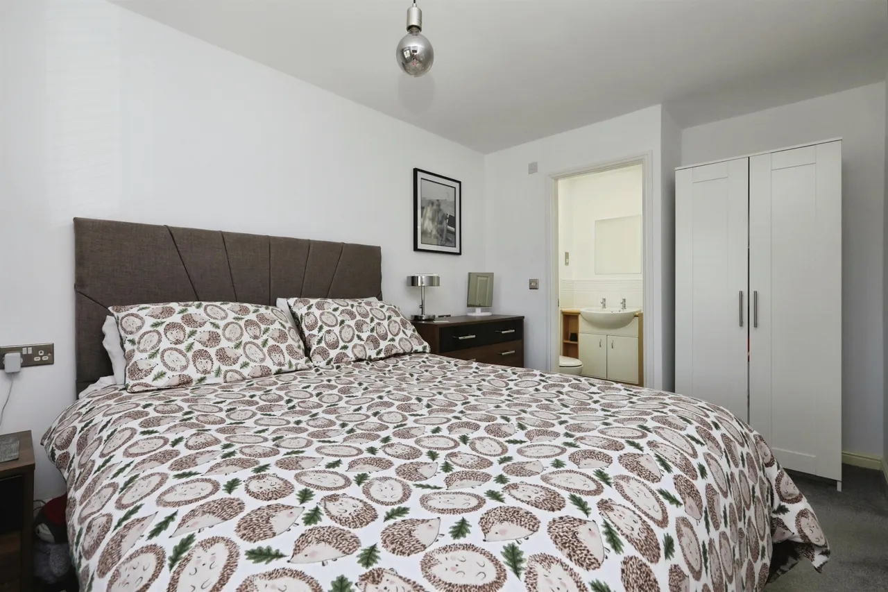 Waterloo Court, Dinnington, S25, photo 11