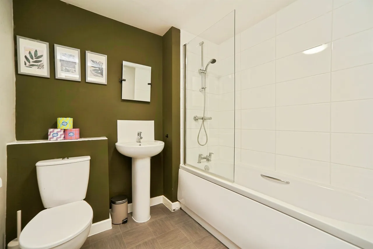 Wortley Vale, Leeds, LS12, photo 13