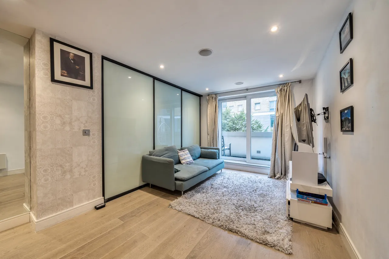 1 bed flat for sale — 7 Octavia House, 213 Townmead Road, London