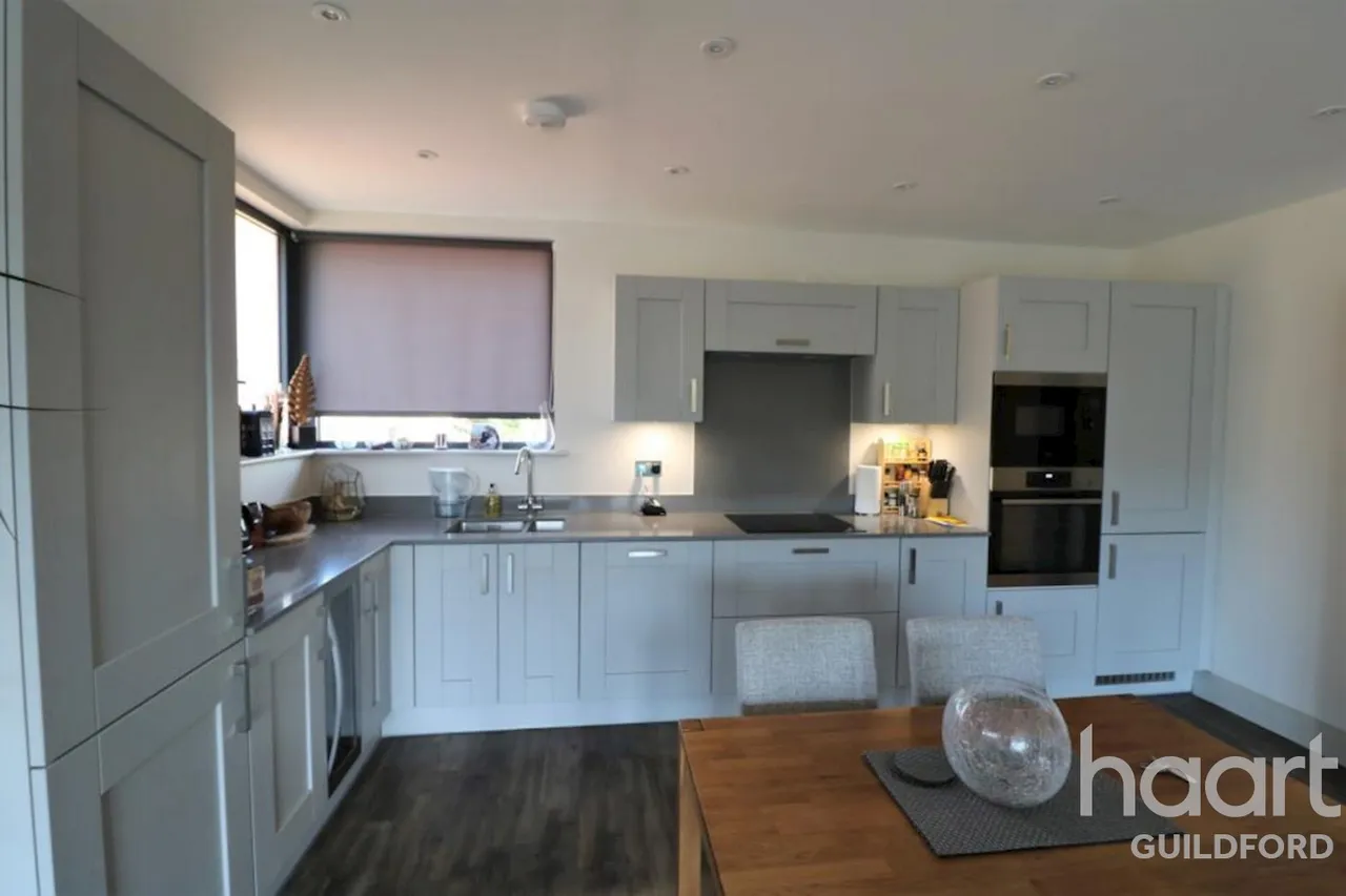 Queens Place, Denzil Road, GU2, photo 3