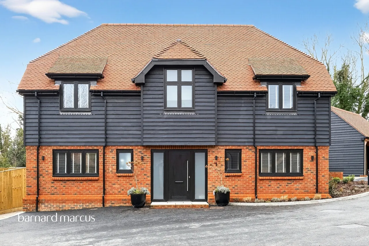 Huntersfield Farm, Fairlawn Road, Banstead, photo 5