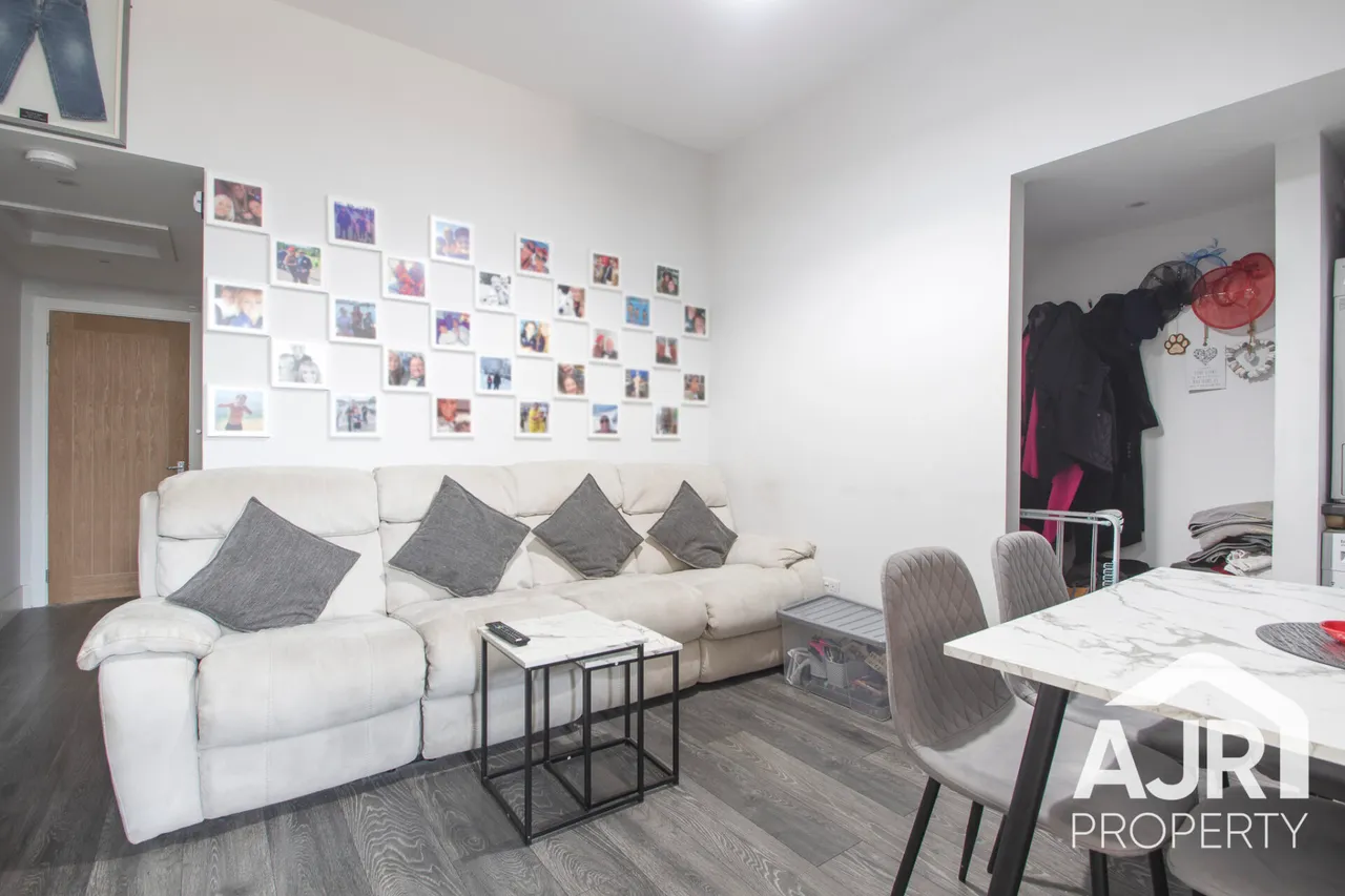 Lingfield Crescent, London, SE9, photo 3
