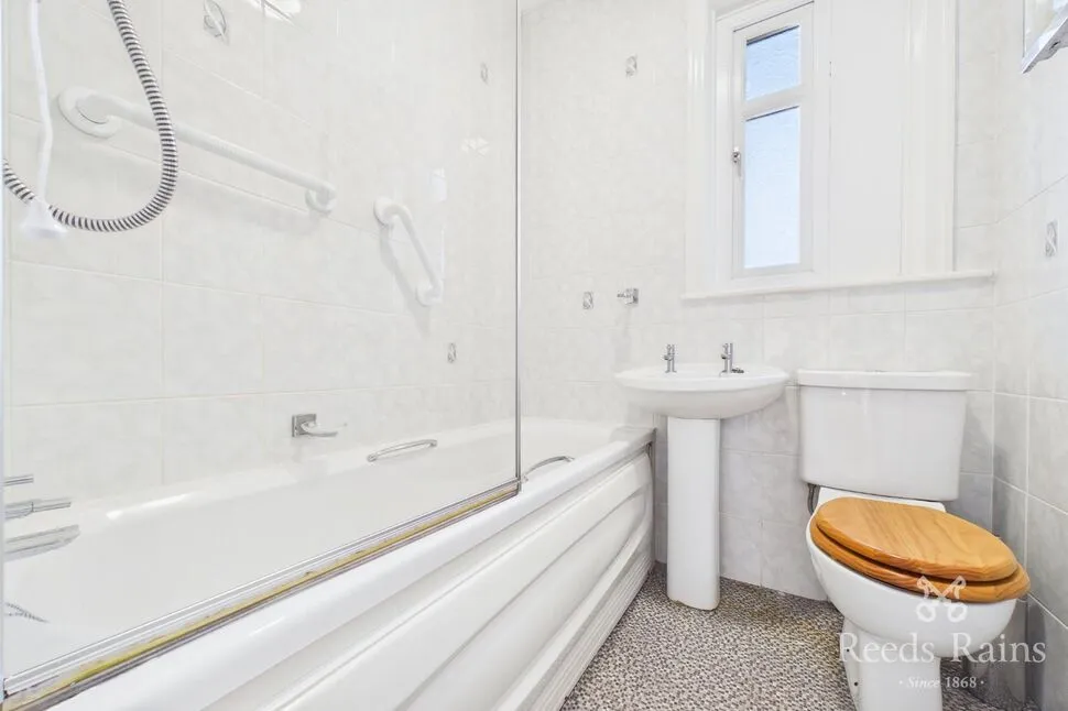Frances Avenue, Crosland Moor, Huddersfield, West Yorkshire, HD4, photo 8