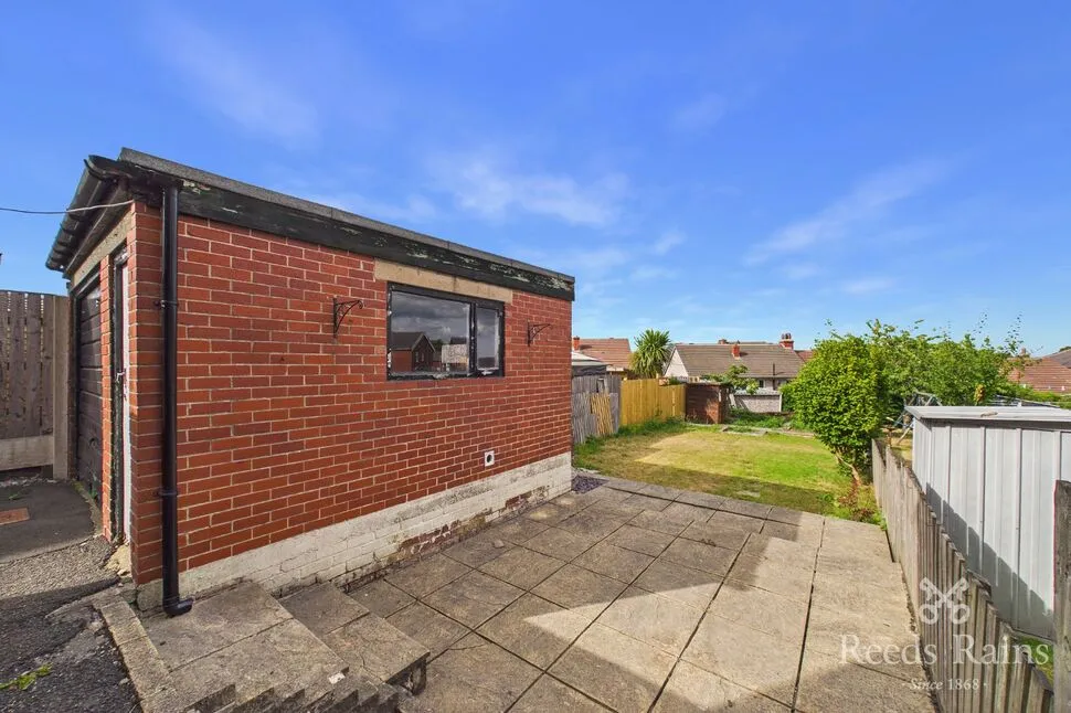 Frances Avenue, Crosland Moor, Huddersfield, West Yorkshire, HD4, photo 4