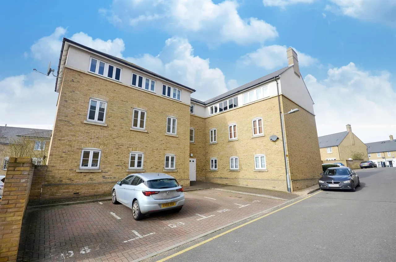 Holden Close, BRAINTREE, photo 7
