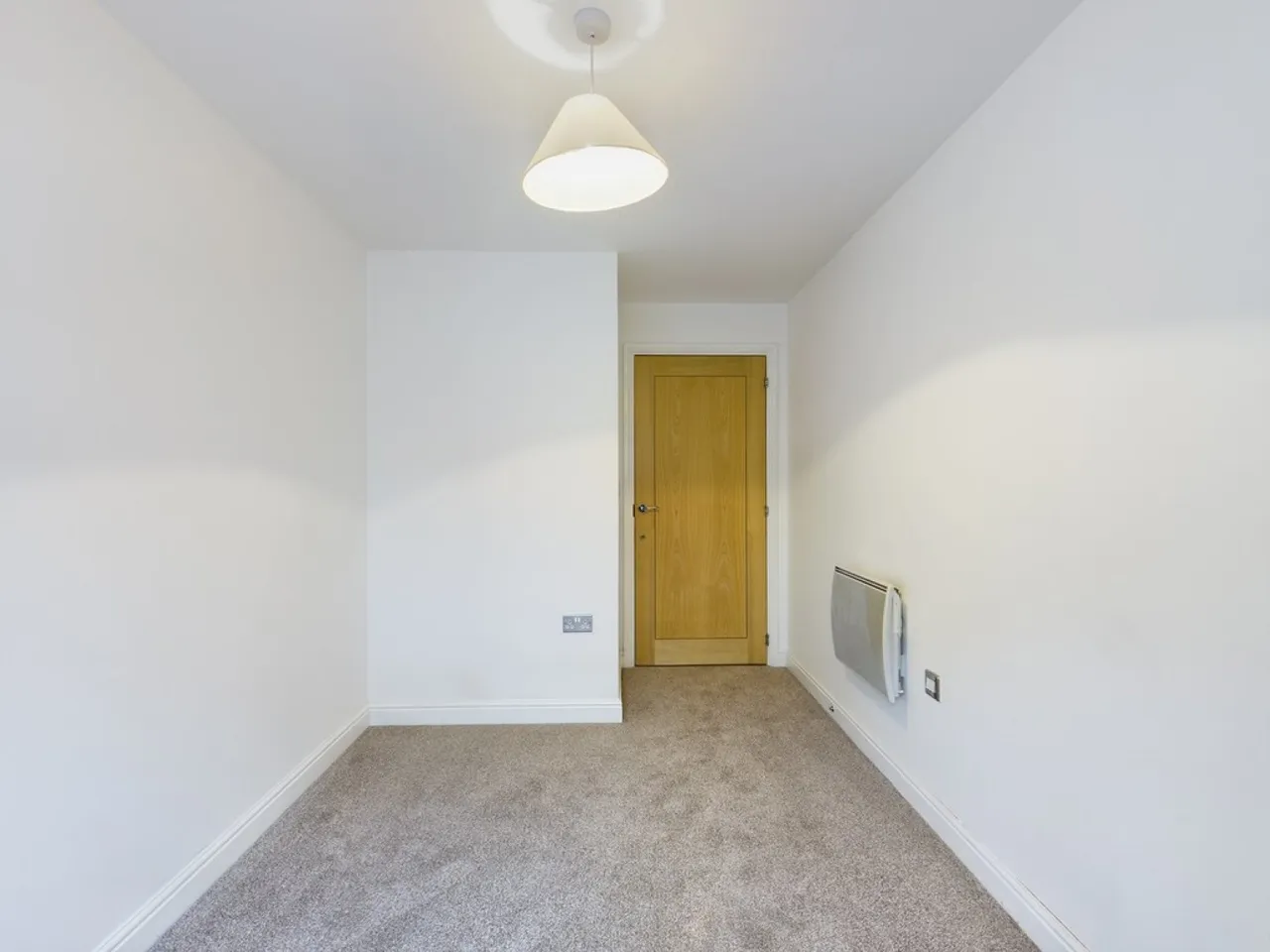 Pound Hill, Crawley, RH10, photo 9