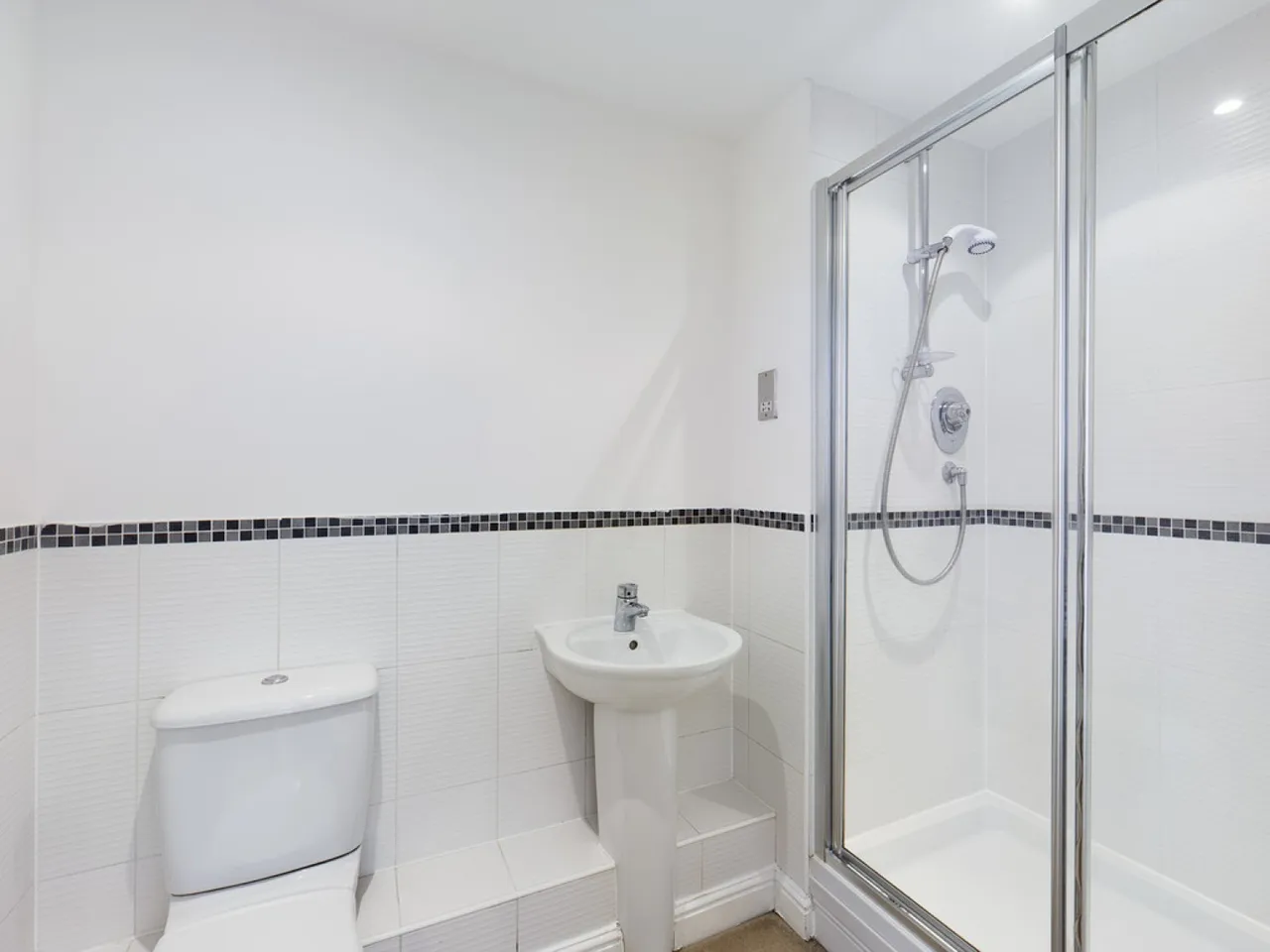 Pound Hill, Crawley, RH10, photo 8