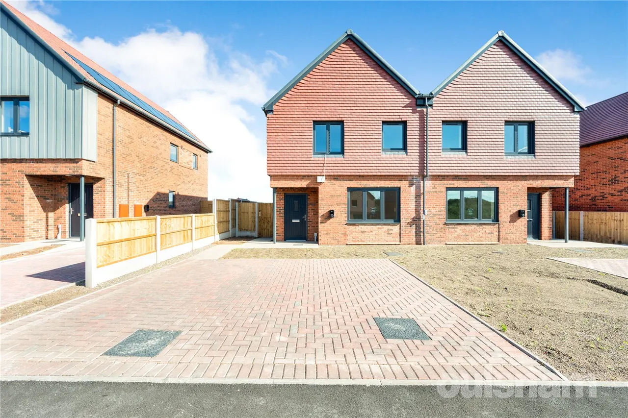3 bed house for sale, Lowans Court, Redditch, B97