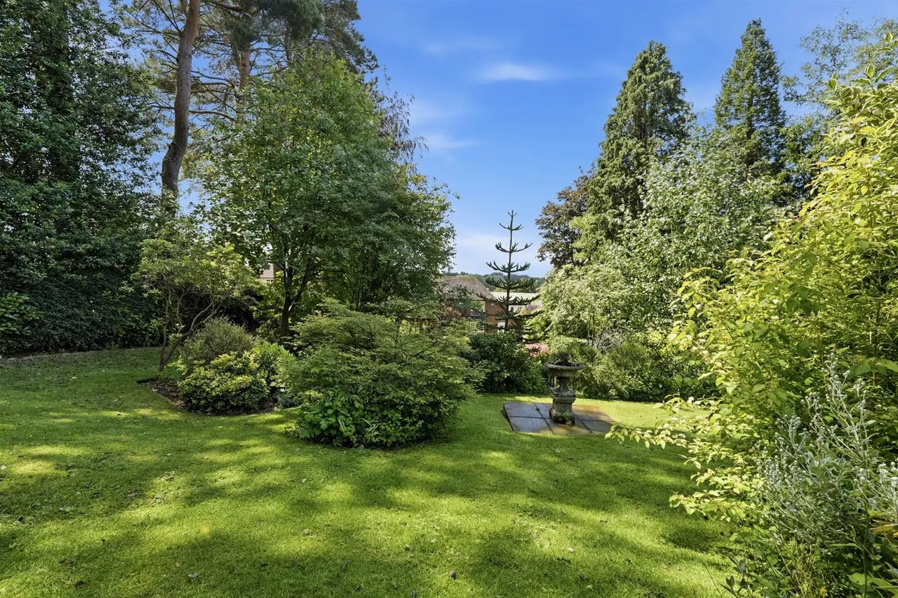 Badger Road, Prestbury, photo 25