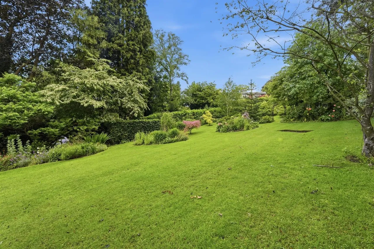 Badger Road, Prestbury, photo 22