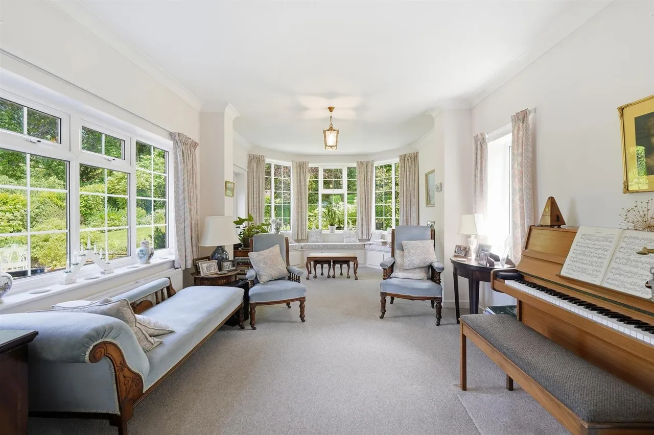 Badger Road, Prestbury, photo 6