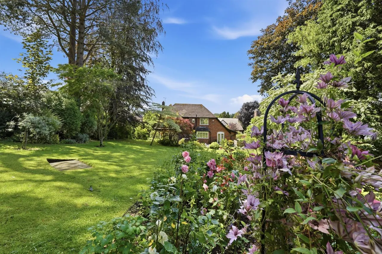 Badger Road, Prestbury, photo 26
