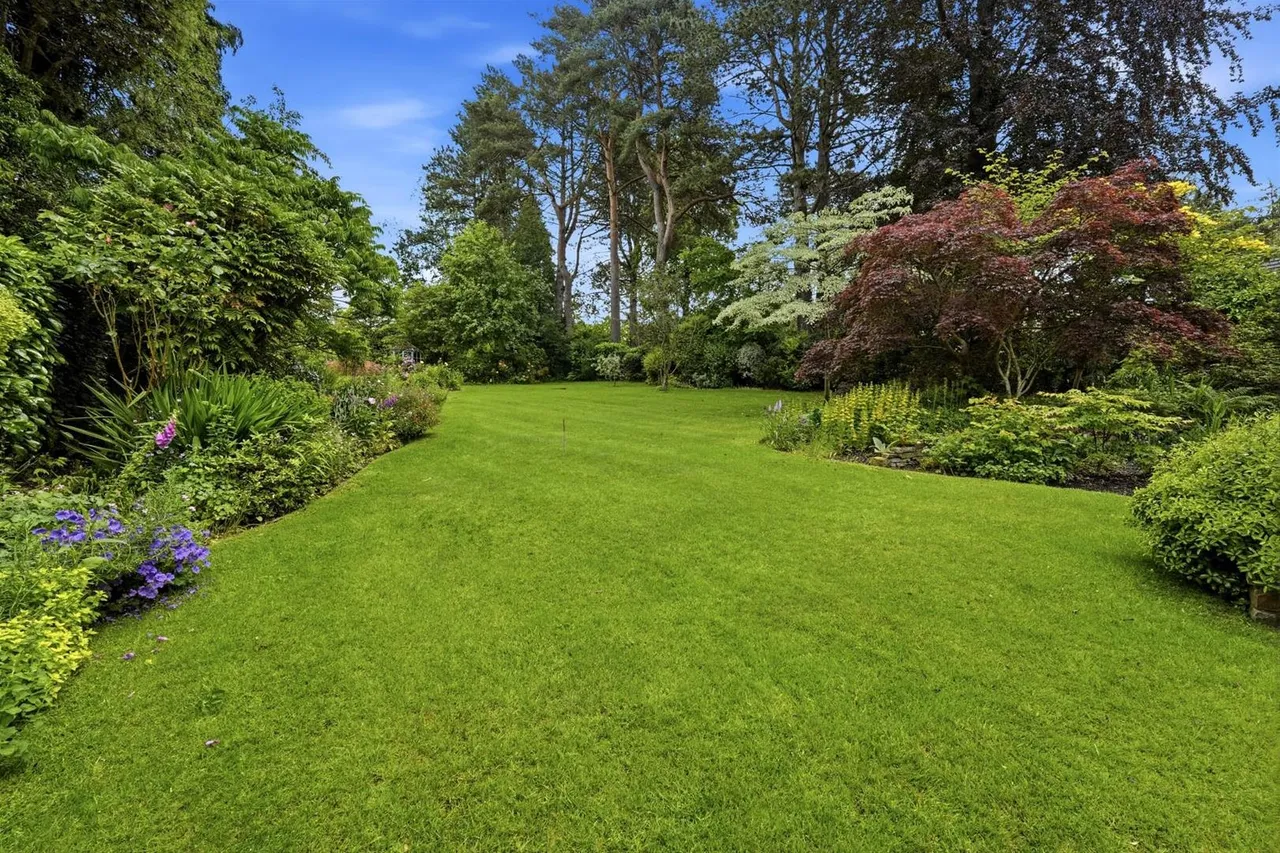 Badger Road, Prestbury, photo 5