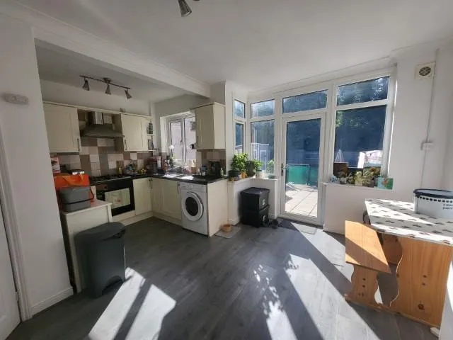 Acheson Road, Shirley, B90, photo 3