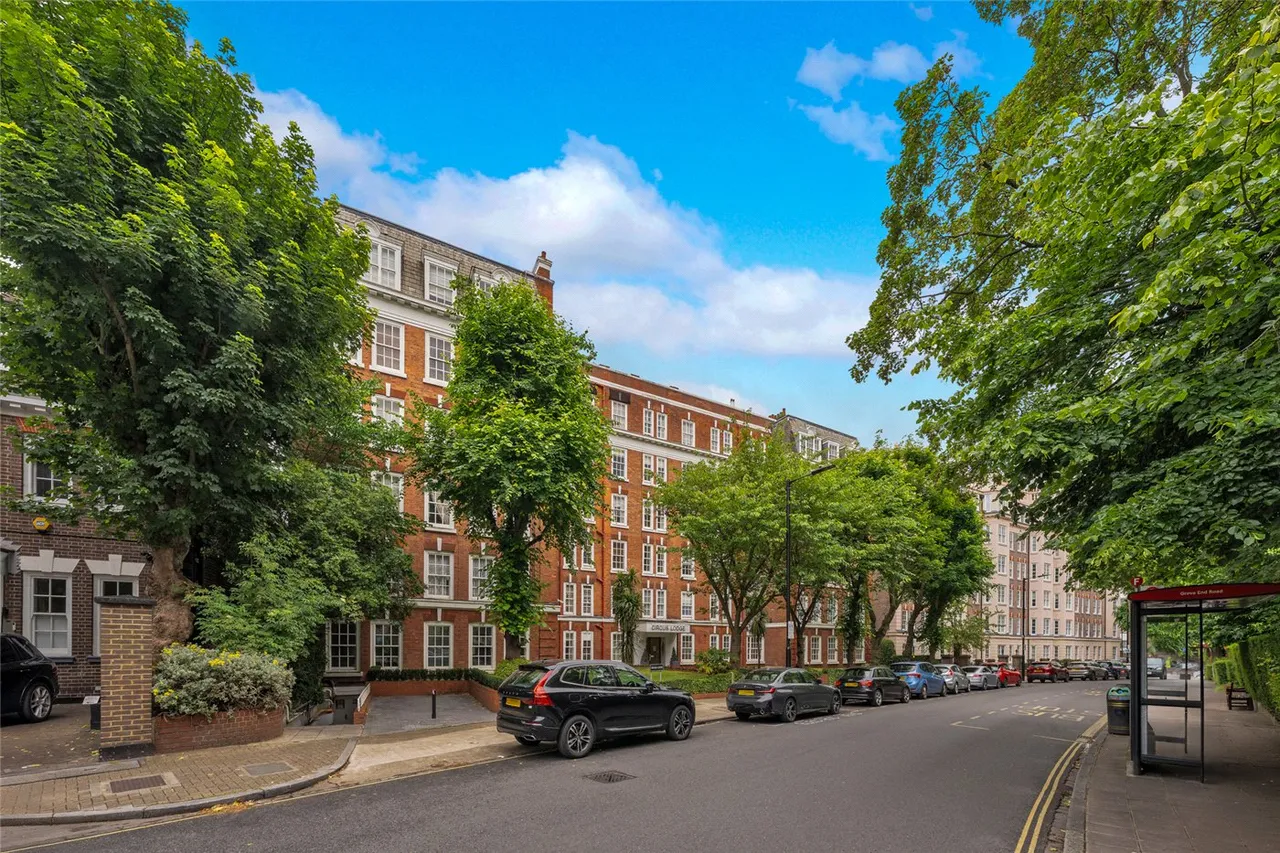 2 bed flat for sale, Circus Road, St John's Wood, NW8