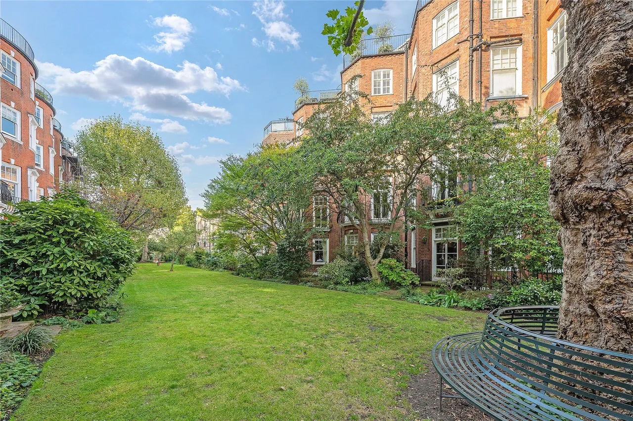 Sloane Court West, London, SW3, photo 11