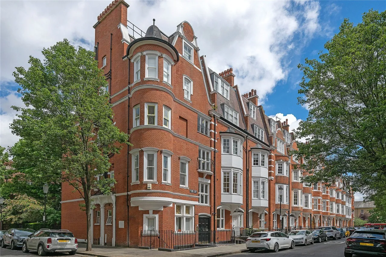 Sloane Court West, London, SW3, photo 3