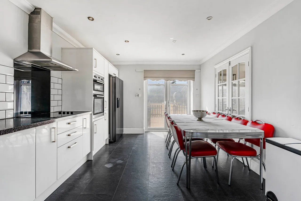 Walden Cottages, Normandy, GU3, photo 6
