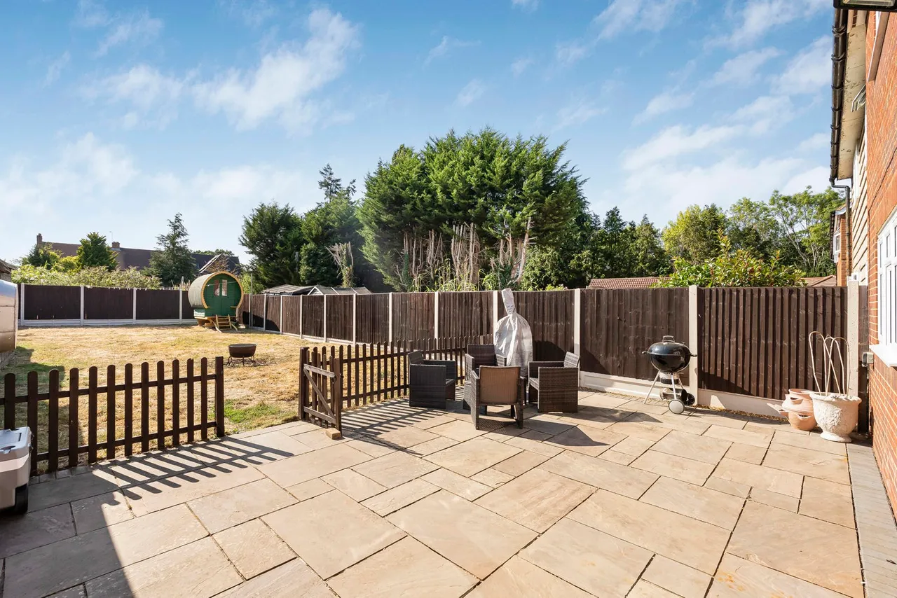 Walden Cottages, Normandy, GU3, photo 13