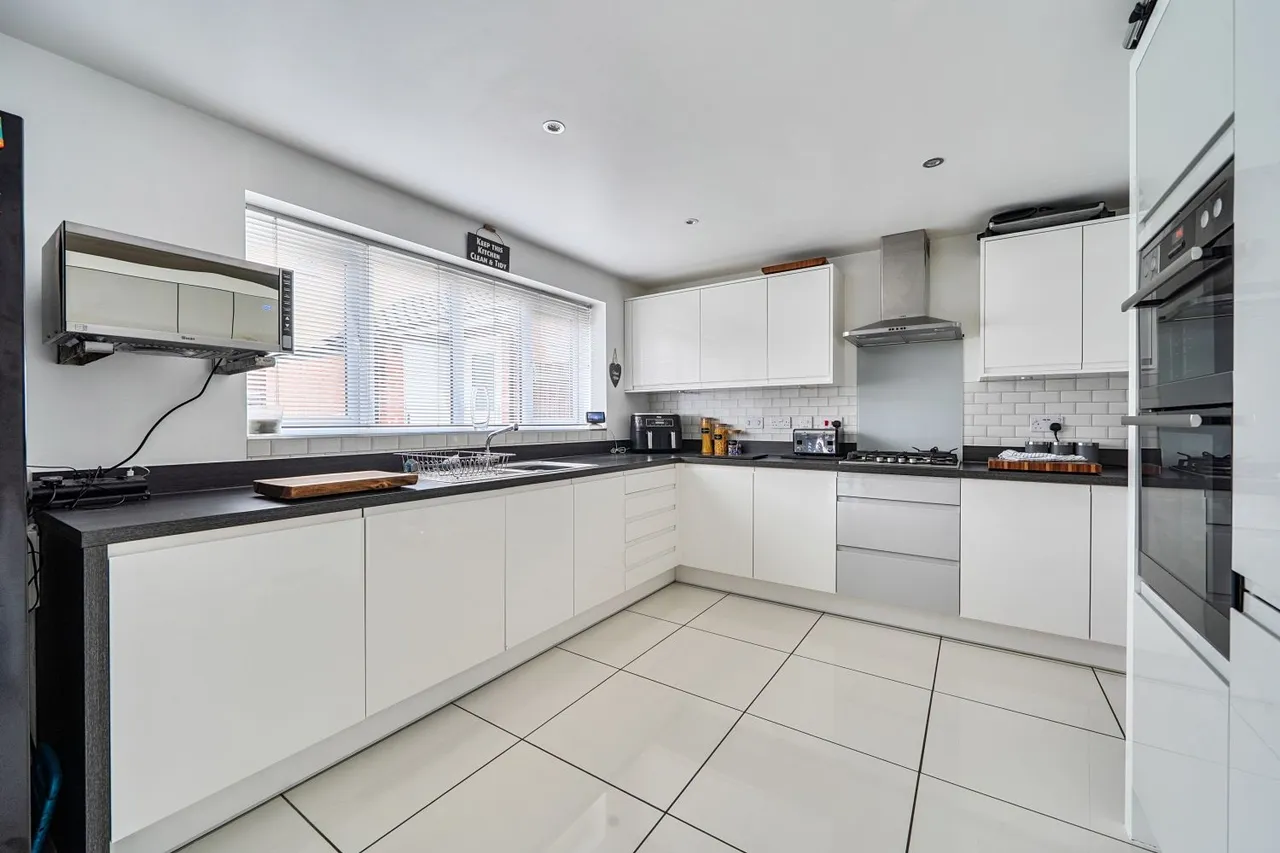 Bishop Drive, Birmingham, B37, photo 8