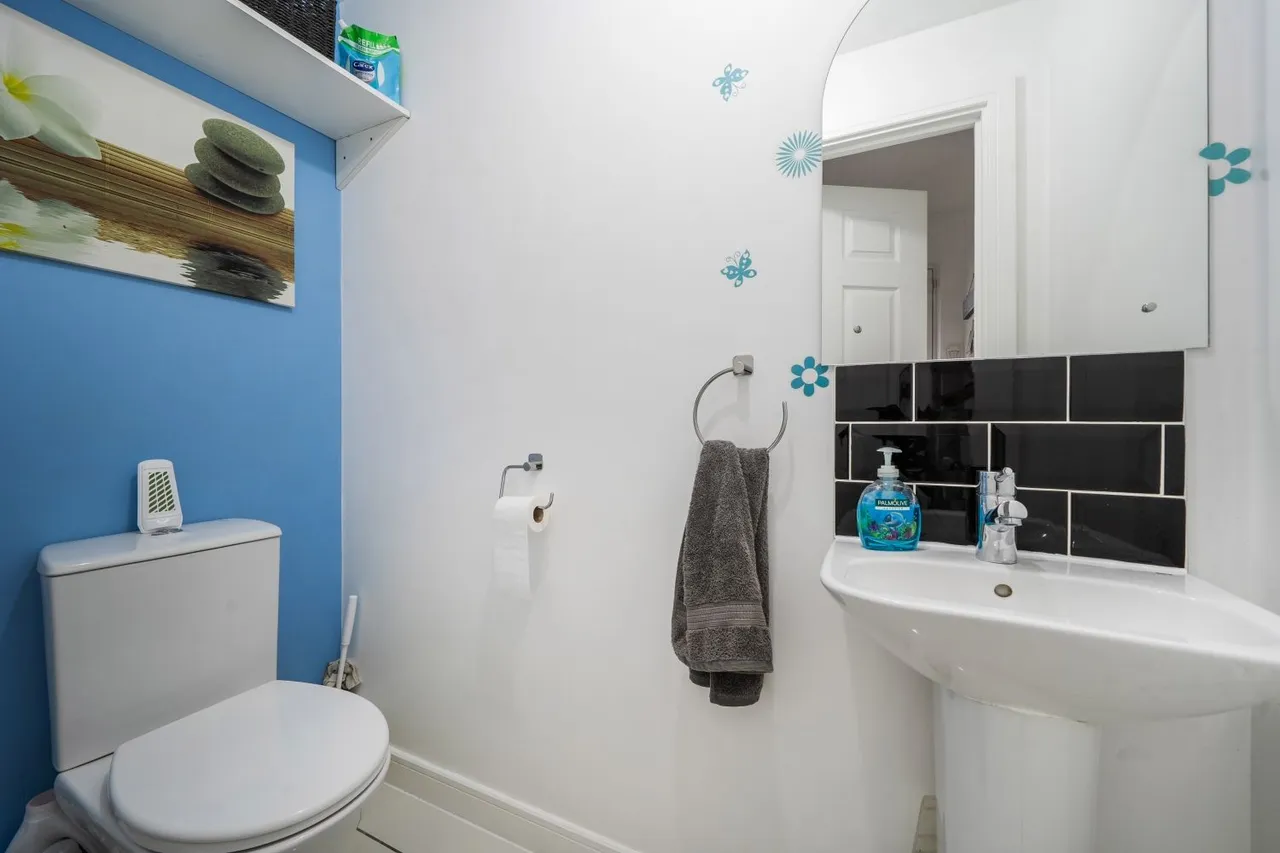 Bishop Drive, Birmingham, B37, photo 18